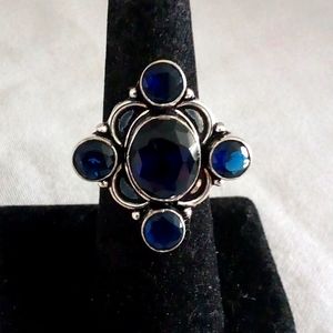 Petite sapphire cocktail ring Size 6💎
